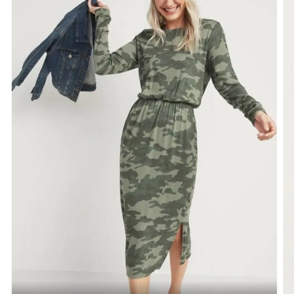 Camo knit dress with elastic waist.